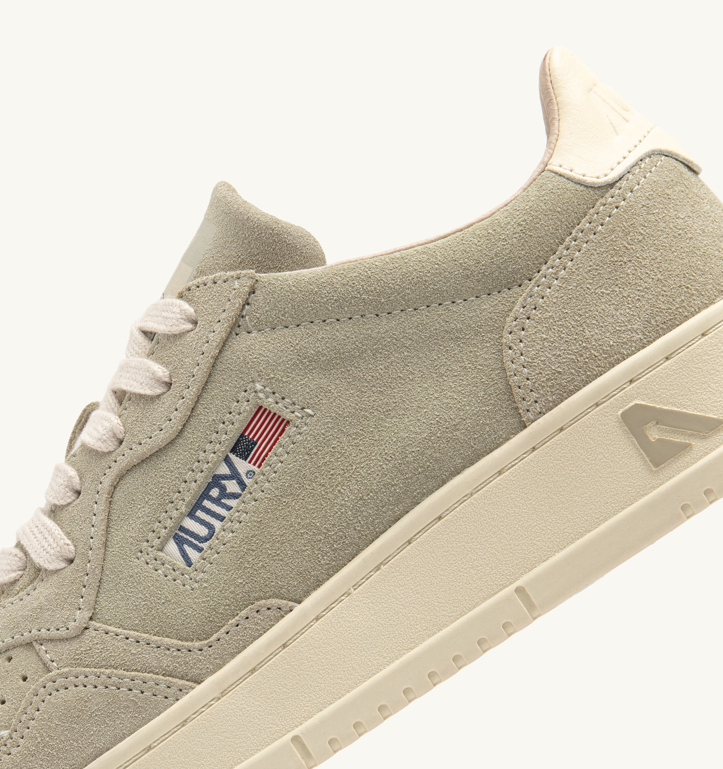 AUTRY Women Medalist UH02 - Suede papyrus/weiß