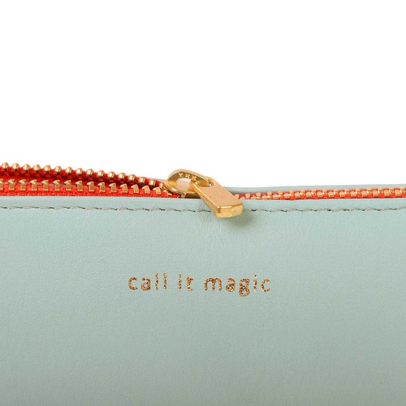 Pouch LRG "Call it Magic"