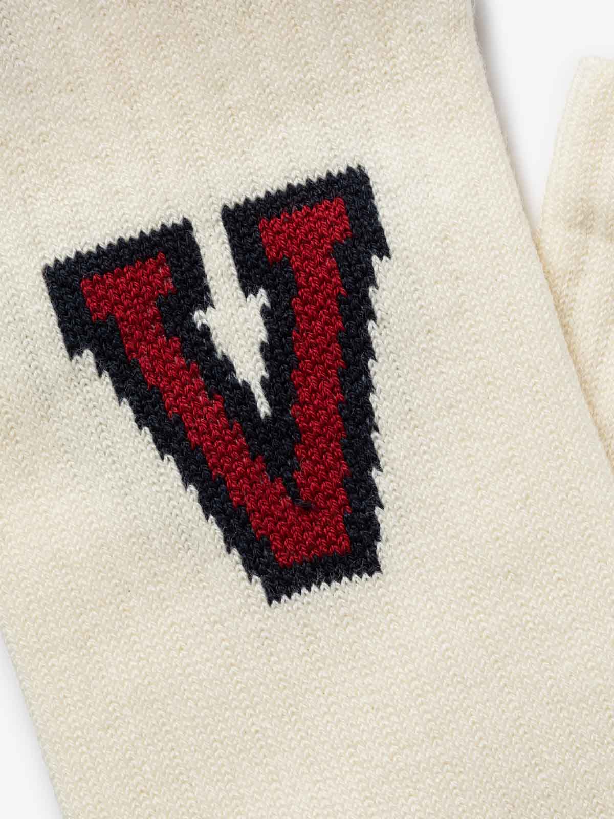 JAKE Letter V 40-46