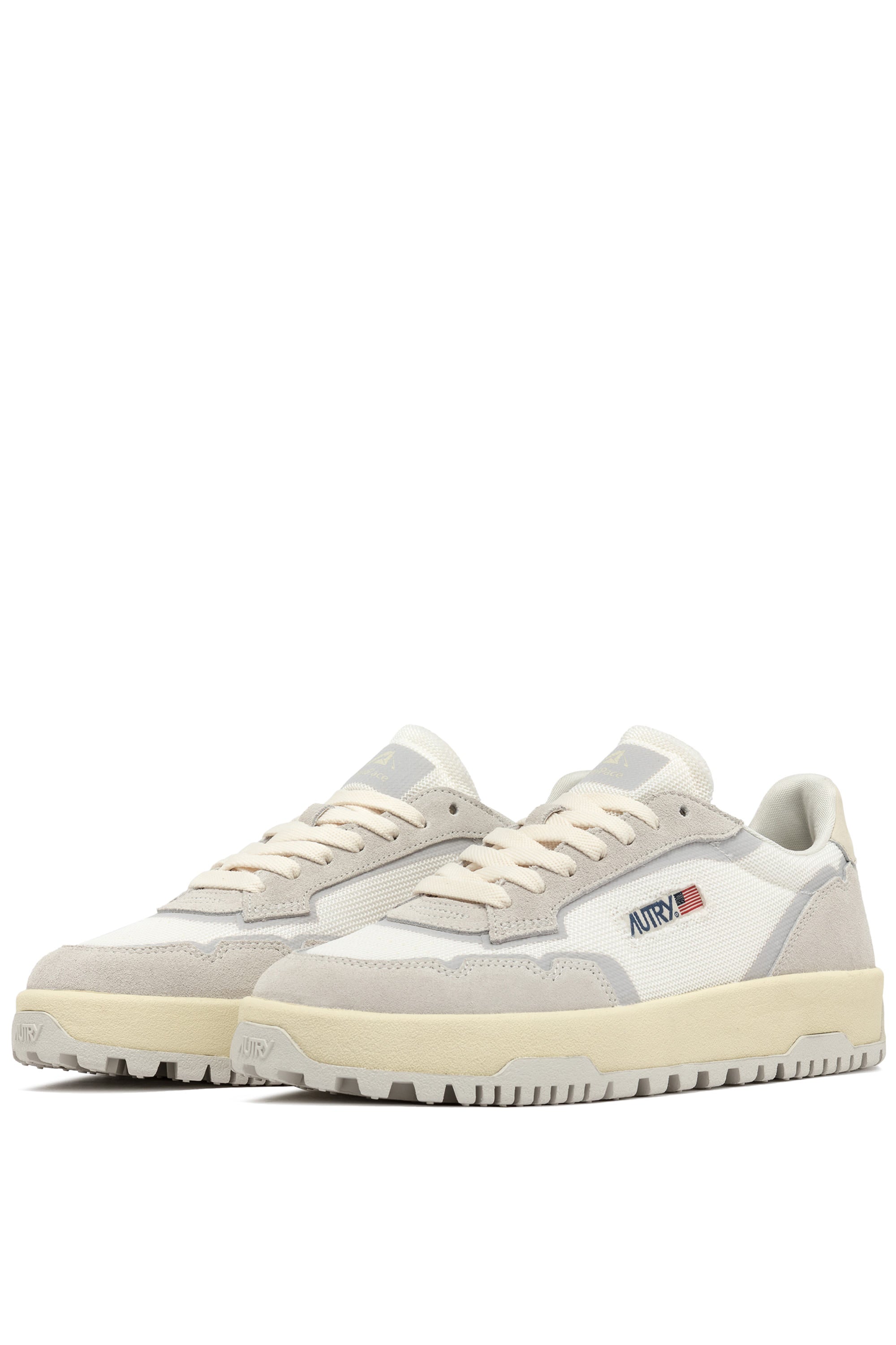 AUTRY Women Wildpace AK01 - dragon/nabuk weiß/marsh